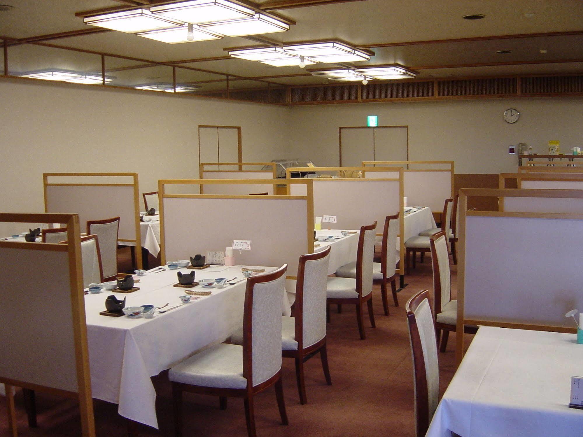 Hotel Hana Isawa Fuefuki Bagian luar foto